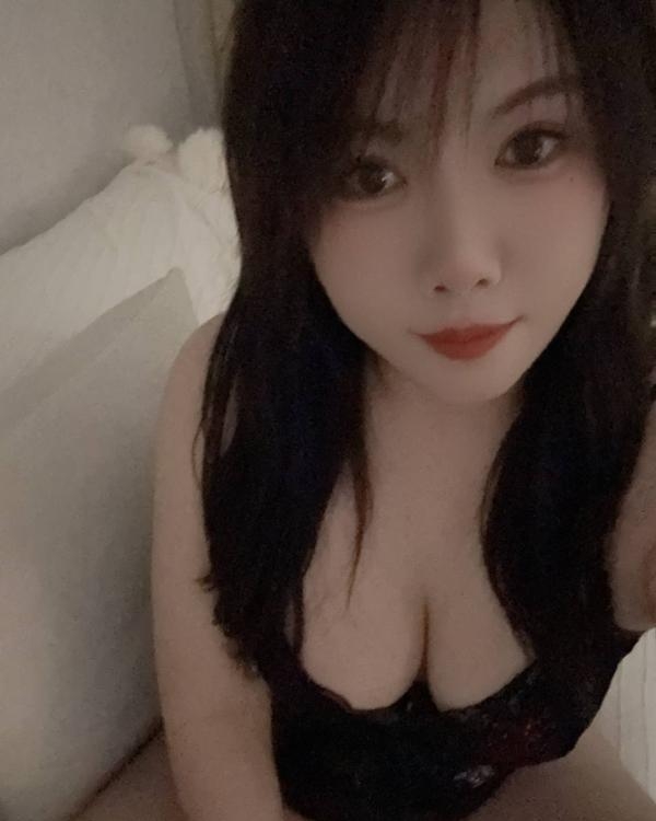 丰满大胸服务好彤彤