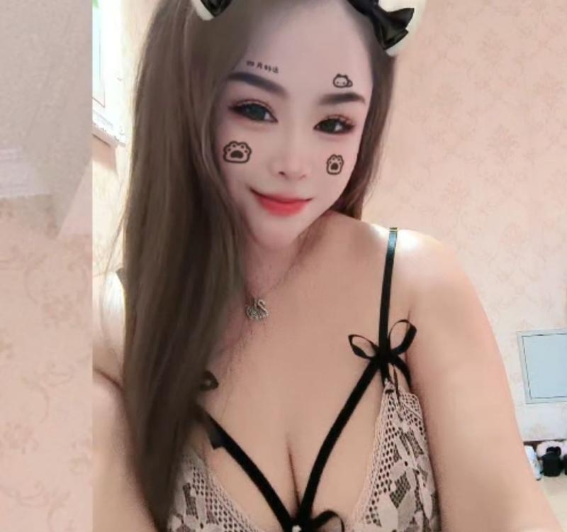 会潮喷的一个小姐姐